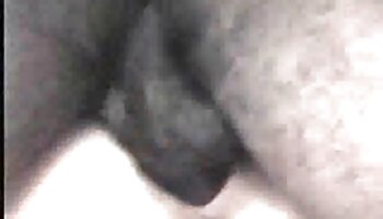 Ela videos porno mais bizarros prendeu na mulher com a liga branca