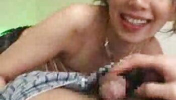Bela vadia videos pornos mais bizarros recebe dinheiro em troca de chupar o pau em público