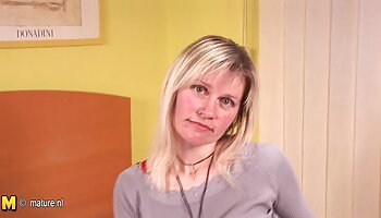 Um vizinho de peitos grandes deu um Boob a xvideos sexo estranho um cara durante uma festa de família