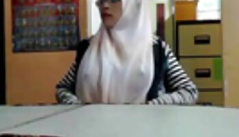 Lésbicas fazem sexo e gozam no salão sexo bizarro anal de beleza