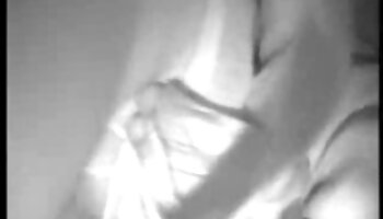 Mamífero vídeo pornô bizarro com cocô preso à mulher